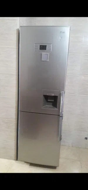 ثلاجة للبيع LG