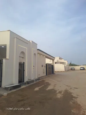 منازل تشطيبات ممتازة للبيع في عين زارة