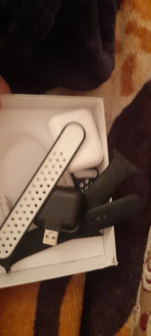 ساعه داكيا مع سماعات بلوتوت