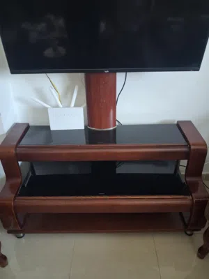 طاوله شاشه جديده وتقيله خشب زان تفصيل للبيع