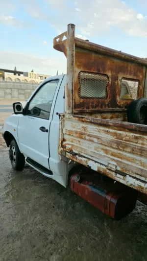 ايفيكو فاره للبيع محرك مخدوم ربصاطه تامه  محرك نضيف نضيف بتجربه محرك 12 /40 هيكل جيد جدا