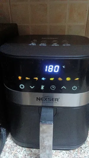 nexser air fryer in almost new condition only used like 30 40 times