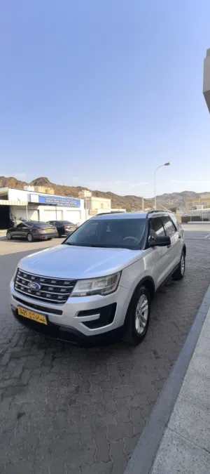 Used Ford Explorer in Al Dakhiliya