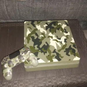 playstation 4 LIMITED call of duty world War   II edition للبيع مستعمل بحالة وكالة مع يد اصلية