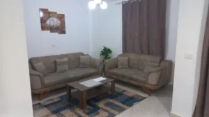 استديو للايجار في مدينتي فرش نظيف قريب جدا من الخدمات والكرافت زون بسعر مميز جدا