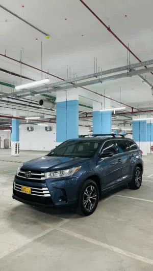Used Toyota Highlander in Muscat