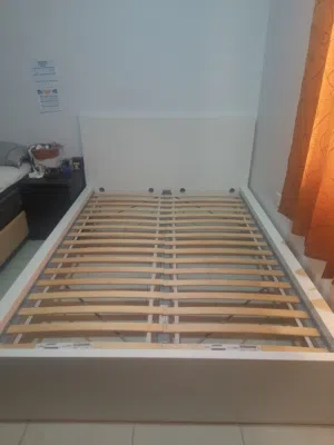 سرير من ikea