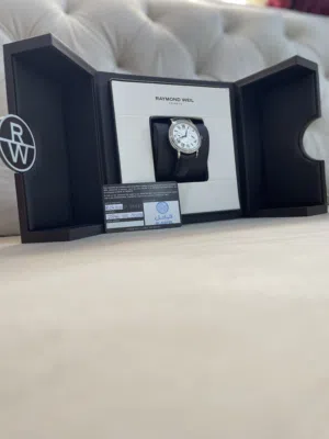 ساعة جديده صناعة سويسريه ماركة RAYMOND WILL GENEVE