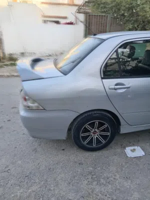 ميتسوبيشي لانسر موديل 2010