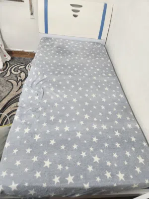 تخت للاطفال مفرد التخت نظيف جدا السعر 40 قابل للتفاوض