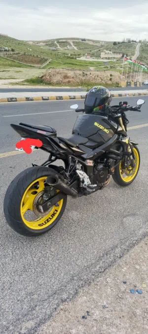 suzuki gsr750 abs