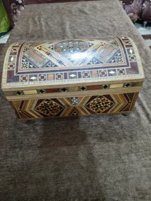 صندوق مجوهرات موزاييك دمشقي (شغل يدوي مطعم بالصدف)