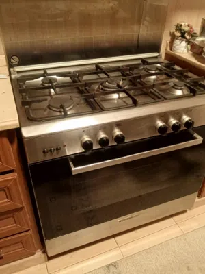 غاز إيطالي Glem Gas أصلي بحالة ممتازة جداً.