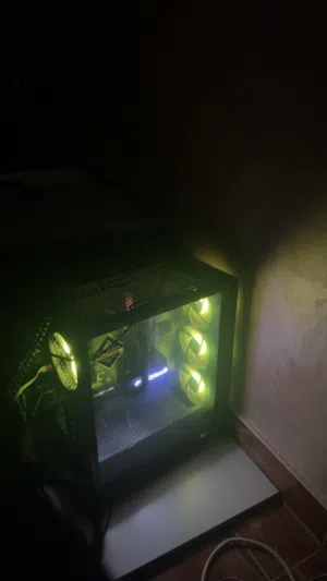 سيت اب كامل و الكامل الله بيسي قيمنق و شاشتين للبيع