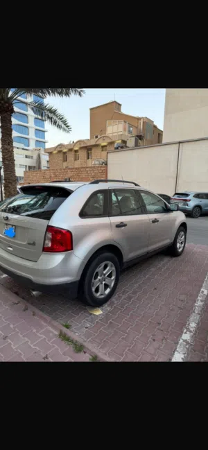 فورد إيدج 2013 مستعملة بحالة ممتازة، فضي، اس يو في، بنيت في خليجي، أوتوماتيك،