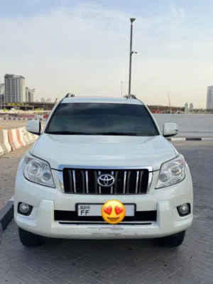 Toyota prado 2011 GCC 85500km driven urgent sale
