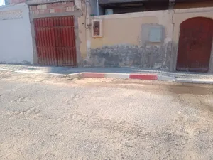 3 Bedrooms . One Bathroom . 192 m24