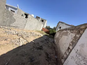 ارض للبيع عين زاره المشتل