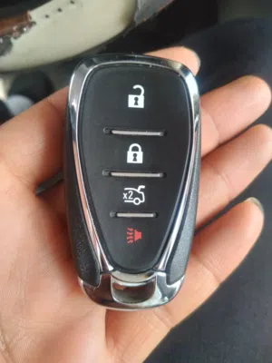 للبيع مفاتيح سيارات اصليه