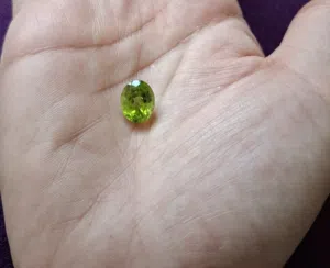 حجر زبرجد أفغاني طبيعي غير معالج مع اثبات فحص Natural untreated afghanistan peridot stone