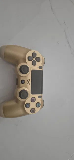 جهاز ps4 ذهبي