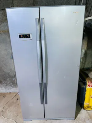 ثلاجه بيكو بخاريه بابين شغاله عيب لا وبضمان...