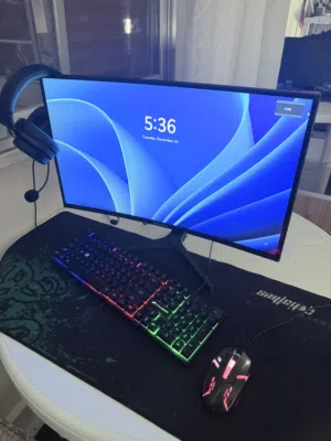 Pc gaming بي سي قيمجنج مع كامل اغراضه