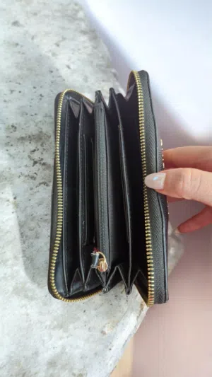 محفظة نوع valentino mario الاصلي للبيع