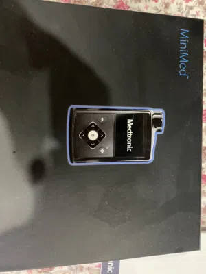 مضخة انسولين  minimed 780 g مع كامل معداتها النوع الافضل  تحكم كامل الكتروني