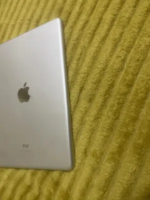 iPad Air 1 مستعمل بحاله جيده