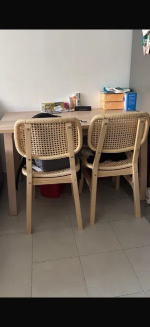 Dinning table 4 seaters from ikea excellent condition