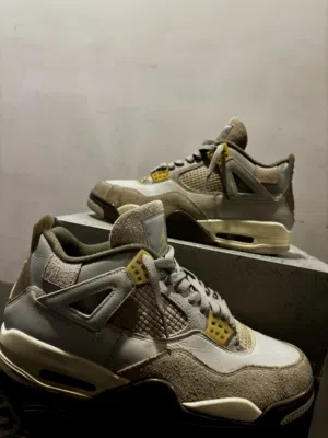 Air Jordan 4 Retro photon dust