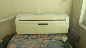 مكيف طن شغال حامي بارد المكيف مفكوك والمكيف عادي مش انفيرتر سبب البيع تم التجديد على انفيرتر