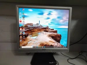 شاشة acer 1717