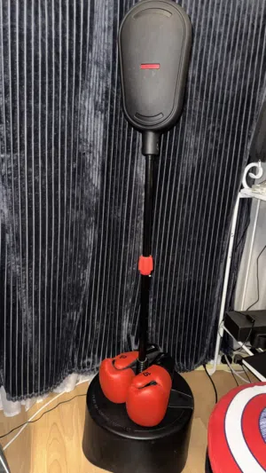 Freestanding Boxing Kit with Gloves – Water-Fill Base – Used, Perfect Condition