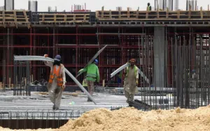 Professional Construction & Contracting Services  خدمات المقاولات والبناء المحترفة