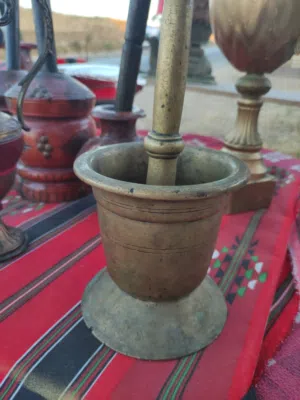 هاون نحاس قديم اكثر من 4 كيلو فقط 33 دينار
