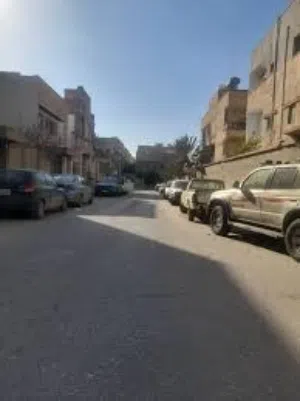 دور ارضي للايجار كمخزن فيلات الدريبي