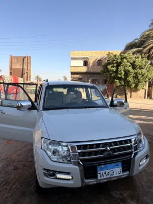 Used Mitsubishi Pajero in Assiut