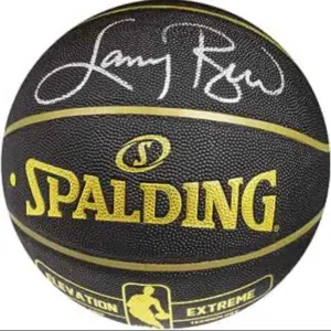 كرة سلة مولتن وسبيلدنج . متوفر خدمة التوصيل لجميع المحافظات