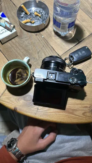 كاميرا Sony a6000 للبيع (تواصل واتساب فقط)