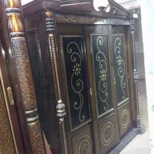 دولاب 3 ضلفه استخدام شهور بسعر مغرى جدا بدون عيوب