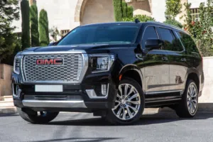 Gmc Yukon Denali Gasoline 2024  السيارة وارد الشركة و قطعت مسافة 23,000 كيلو متر