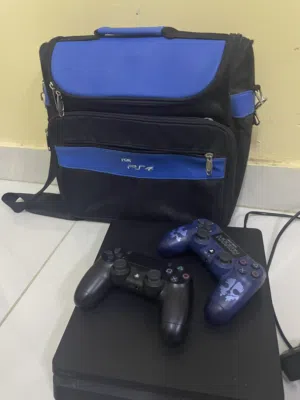 سوني 4 سليم 800GB مع شنطه وجهازين وتجي معها العاب بلاك اوبس 6و7 واجزاء رزدنت ايفل 2و3و7