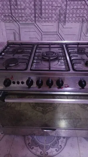 للبيع فرن ايطالي ابو 5عيون
