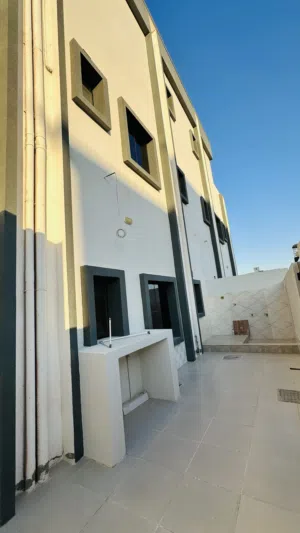 فيلا للبيع في المعبيلة الجنوبية حي العين بجودة عالية جداً