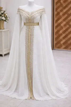 قفطان ملبوس مره وحده فقط بيوم نيشاني جديد كلش كلش نضيف اشتريته ب175 كله شك يدوي وكرستال ثكيل