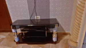 طاولة تلفزيون