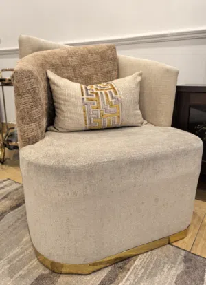 For sale: A luxurious sofa set in exceptional condition.