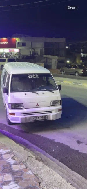 باص متيسوبيشي L300